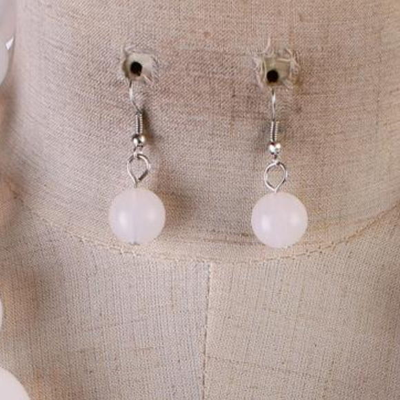 Lt White Lucite Bead Gradual Necklace earring - Picture 4 of 4